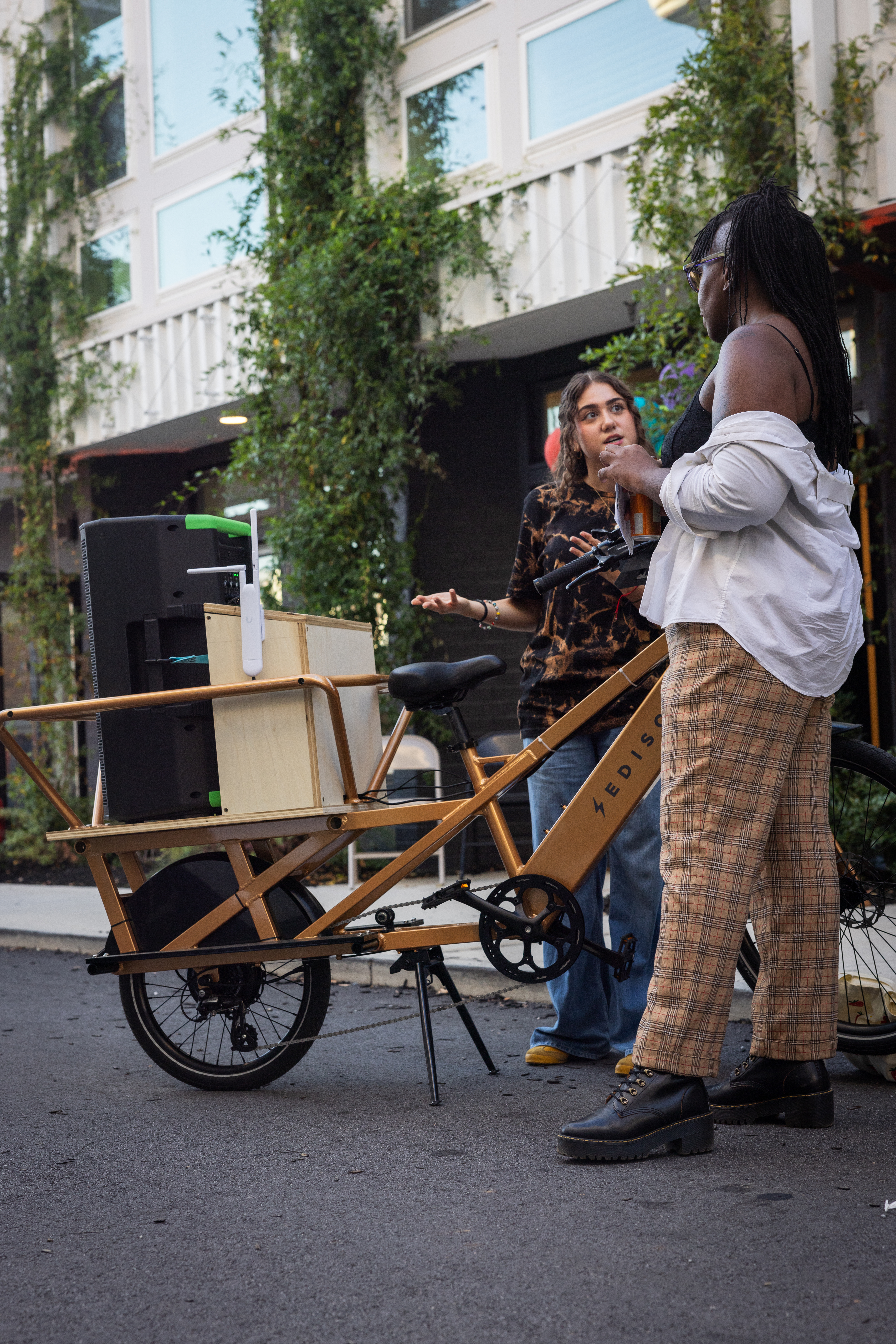 Laura demonstrates the BIKES project.